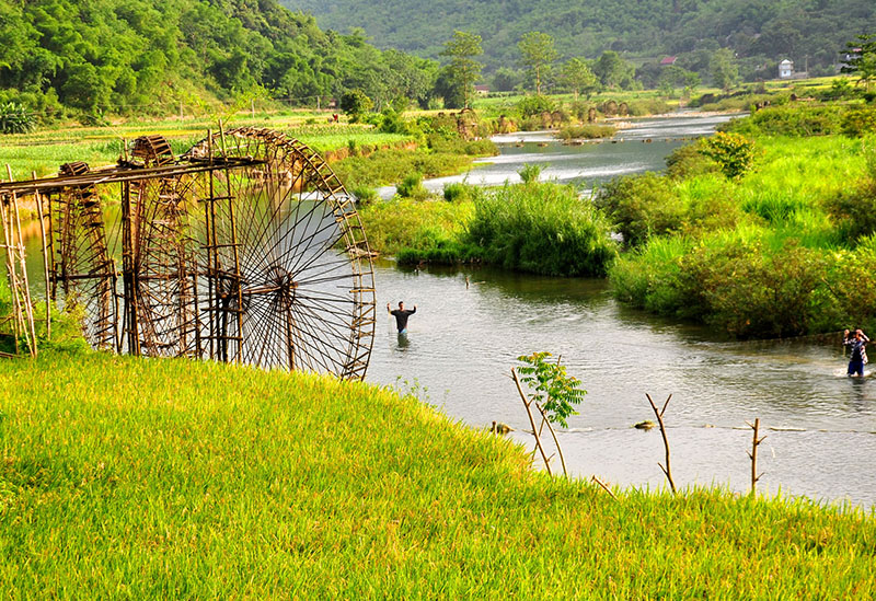 Water Wheel in Pu Luong